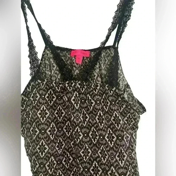 Betsy Johnson NWT Asymmetrical Lacy Slip Adjustable Strap Size Small - Picture 1 of 10